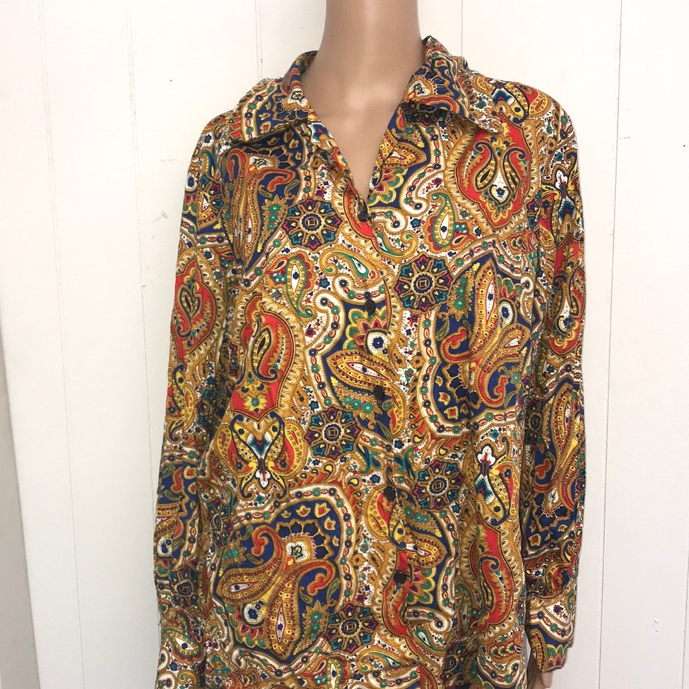 Women’s button down shirt size medium?